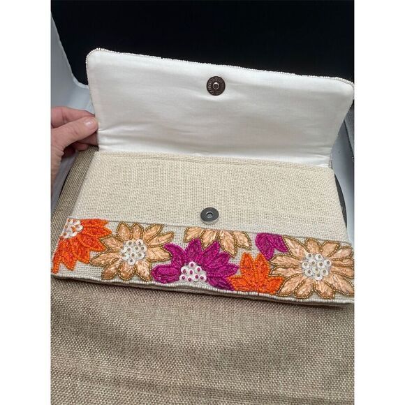 La’Chic Designs Women's Floral Beaded Crossbody Bag Multicolor Embroidery - Picture 5 of 9